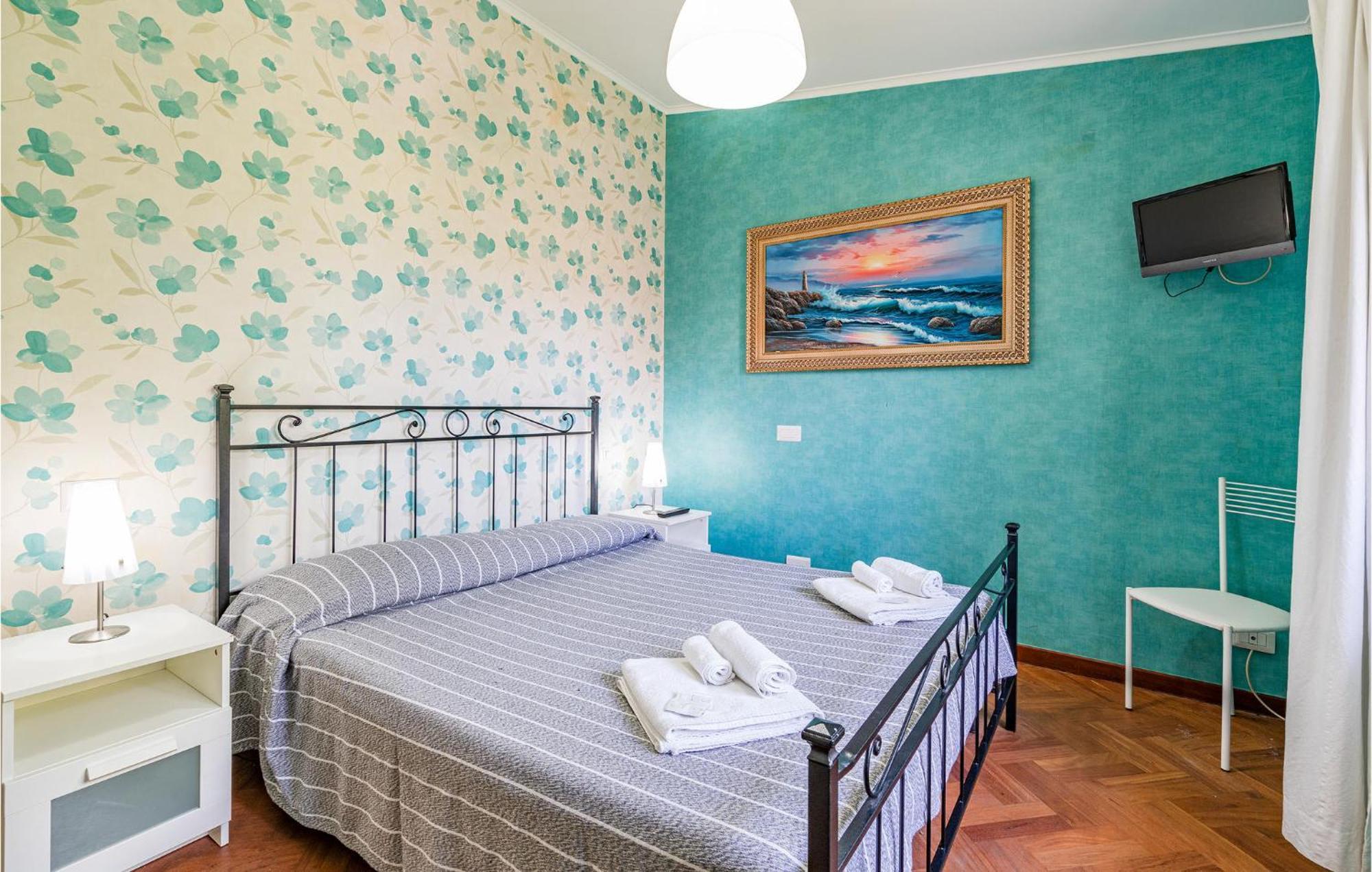 Beautiful Home In Fiumicino With Wifi Kültér fotó