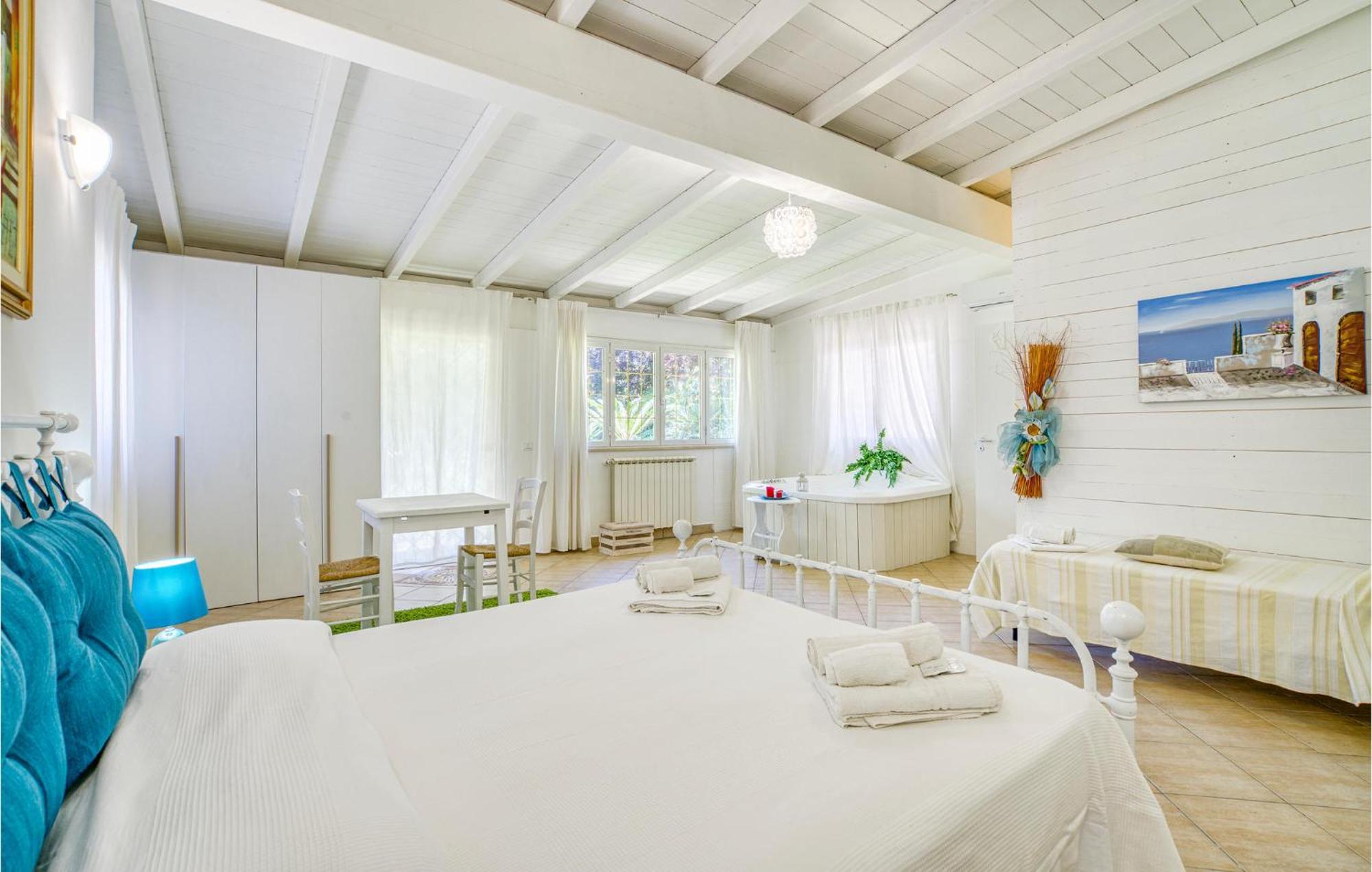 Beautiful Home In Fiumicino With Wifi Kültér fotó